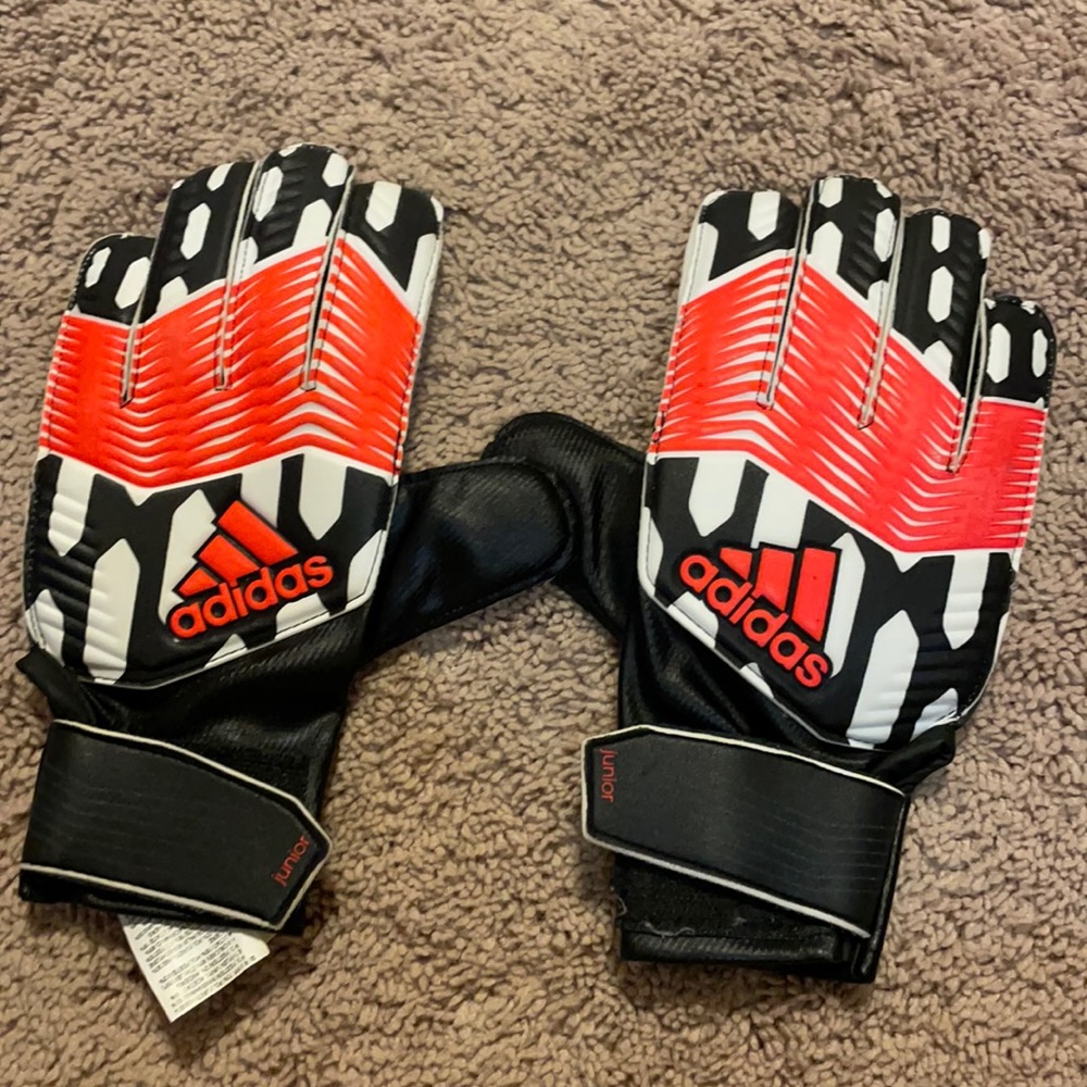 Youth Adidas soccer goalie gloves